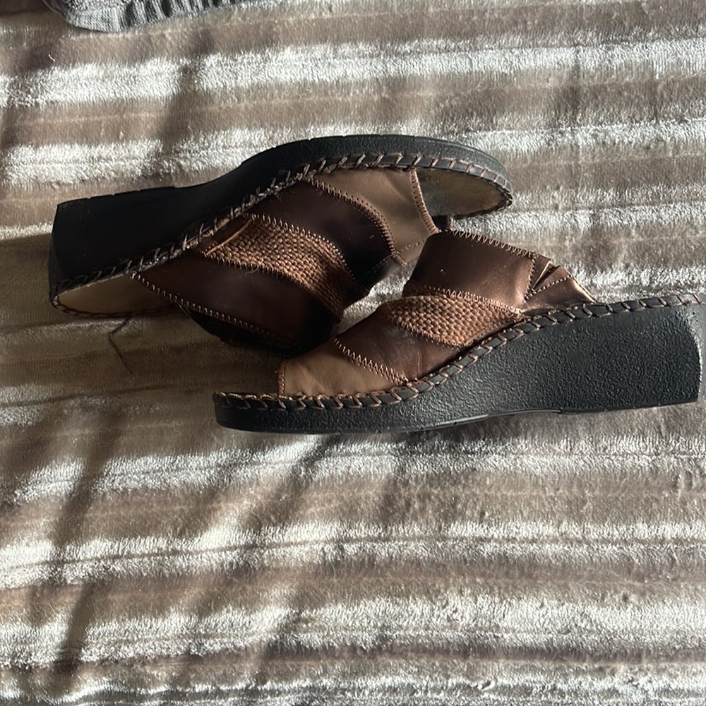 Slides Size 8 - Picture 5 of 6